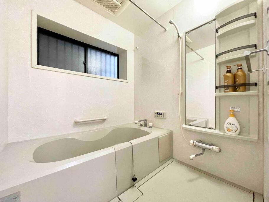 鶴橋駅徒歩2分 トイレ浴室複数あり3階建て一軒家車庫付き Apartment Osaka Exterior photo