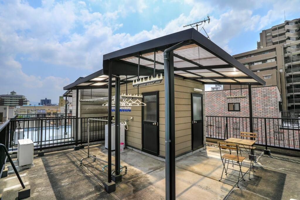 鶴橋駅徒歩2分 トイレ浴室複数あり3階建て一軒家車庫付き Apartment Osaka Exterior photo